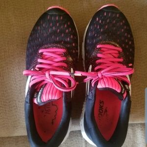 7.5 womens Brooks glycerin